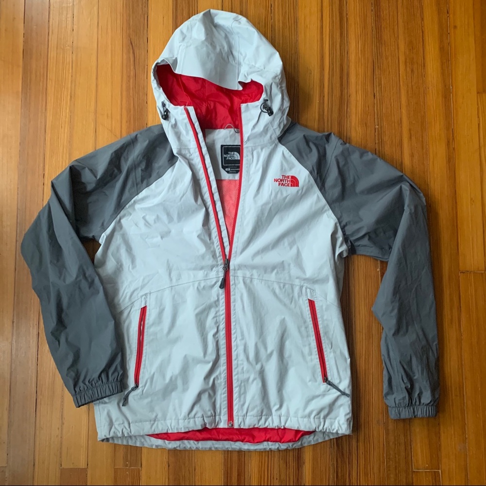 Men’s light gray North Face raincoat